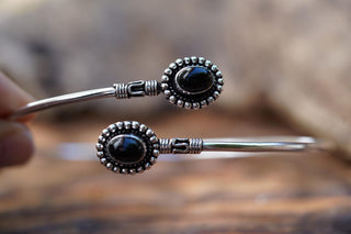 Silver Armlet - Black Onyx Cuff Bracelet – Textured Silver Upper Arm Bracelet, Boho Goddess Jewellery, Adjustable Statement Arm Band