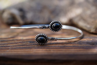 Silver Armlet - Black Onyx Cuff Bracelet – Textured Silver Upper Arm Bracelet, Boho Goddess Jewellery, Adjustable Statement Arm Band
