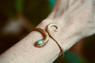 Snake Bracelet Turquoise Brass Bangle – Boho Cuff with Turquoise Gemstone – Adjustable Statement Jewellery Gift for Her