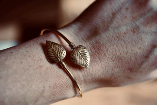 Leaf Bangle Bracelet, Brass Bangle, Botanical Bracelet, Boho Jewellery, Nature Inspired Bracelet, Statement Cuff, Gift for Her