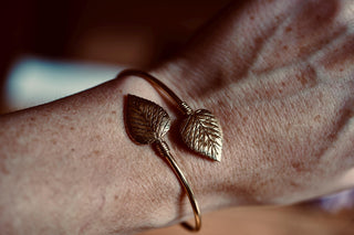 Leaf Bangle Bracelet, Brass Bangle, Botanical Bracelet, Boho Jewellery, Nature Inspired Bracelet, Statement Cuff, Gift for Her