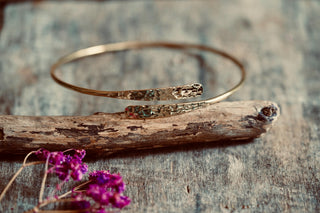 Hammered Brass Arm Bracelet / Boho / Tribal / Spiral / Bangle/ Ethnic / Rustic / Bohemian / Hippie / Body jewellery / Psy / Adjustable