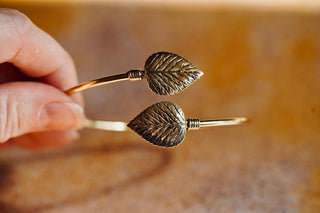Leaf Bangle Bracelet, Brass Bangle, Botanical Bracelet, Boho Jewellery, Nature Inspired Bracelet, Statement Cuff, Gift for Her