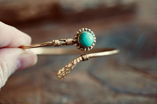 Turquoise Brass Bangle Bracelet – Boho Bracelet with Blue Gemstone – Adjustable Statement Jewellery Gift for Her