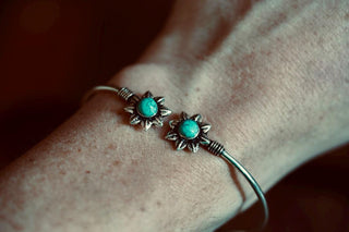 Turquoise Silver Bangle Bracelet – Boho Bracelet with Blue Gemstone – Adjustable Statement Jewellery Gift for Her