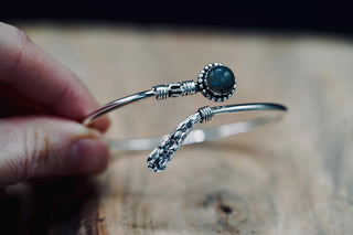 Labradorite Silver Bangle Bracelet – Boho Bracelet with Blue Gemstone – Adjustable Statement Jewellery Gift for Her