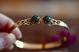 Labradorite Brass Bangle Bracelet, Spiritual Bracelet, Boho Brass Bangle, Statement Cuff, Feminine Jewellery, Gift for Her