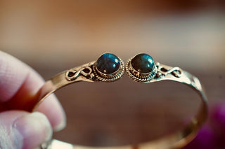 Labradorite Brass Bangle Bracelet, Spiritual Bracelet, Boho Brass Bangle, Statement Cuff, Feminine Jewellery, Gift for Her