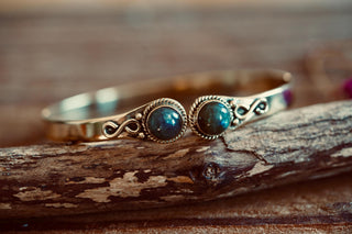Labradorite Brass Bangle Bracelet, Spiritual Bracelet, Boho Brass Bangle, Statement Cuff, Feminine Jewellery, Gift for Her