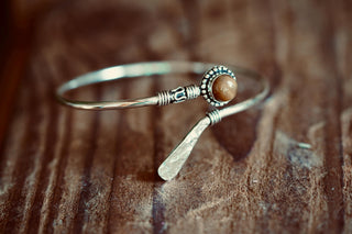 Tiger's Eye Silver Boho Bangle Bracelet – Boho Cuff with Brown Gemstone – Adjustable Statement Jewellery Gift for Her