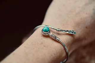 Turquoise Silver Bangle Bracelet – Boho Bracelet with Blue Gemstone – Adjustable Statement Jewellery Gift for Her
