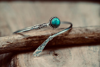 Turquoise Silver Bangle Bracelet – Boho Bracelet with Blue Gemstone – Adjustable Statement Jewellery Gift for Her