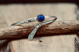 Lapis Lazuli Silver Bangle Bracelet – Boho Bracelet with Blue Gemstone – Adjustable Statement Jewellery Gift for Her