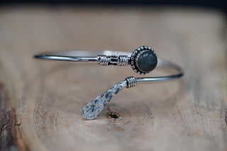 Labradorite Silver Bangle Bracelet – Boho Bracelet with Blue Gemstone – Adjustable Statement Jewellery Gift for Her