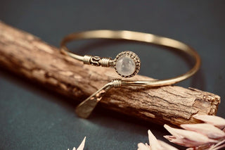 Rose Quartz Brass Bangle Bracelet, Pale Pink Rose Quartz Boho Cuff with White Gemstone – Adjustable Statement Jewellery Gift for Her