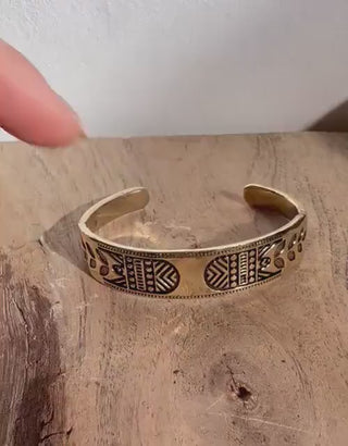 Brass Bracelet Tribal Symbols Native Markings / Bangle / Cuff / Unisex / Boho / Ethnic / Rustic / Bohemian / Costume Fashion Jewelery /
