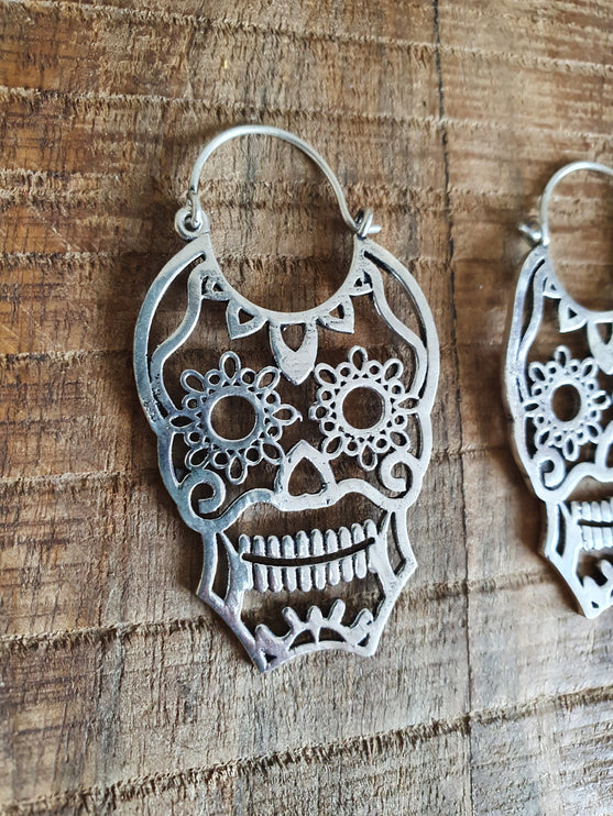 Boucles d'oreilles Tête de mort Mexicaine; Argent, Sugar Skull, Ethnique Boho Rustique Chic Gypsy Spiral Hippie Tribal Bohemian style