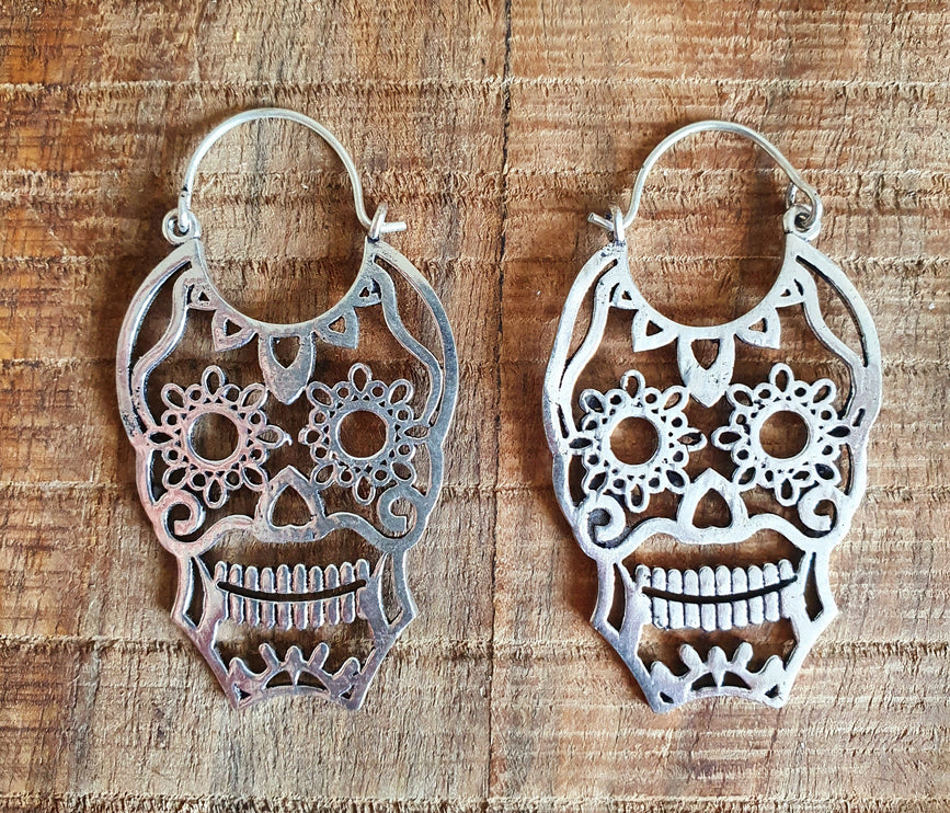 Boucles d'oreilles Tête de mort Mexicaine; Argent, Sugar Skull, Ethnique Boho Rustique Chic Gypsy Spiral Hippie Tribal Bohemian style