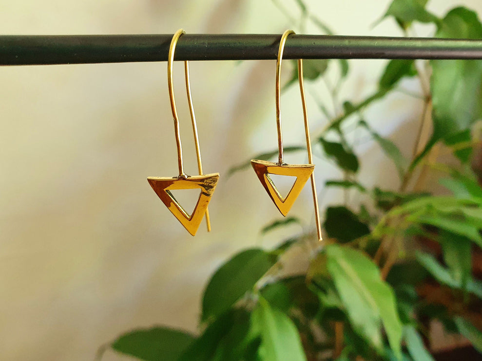 Arrow Minimalist Brass Pendant Drop Earrings / Chic Ethnic Boho Classic Bohemian Chic Gypsy Spiral Hippie Festival Tribal style