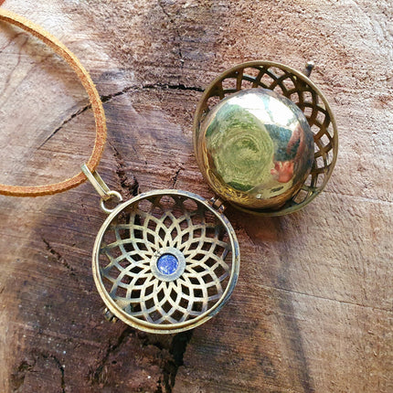 Bola Necklace Brass & Lapis Lazuli / Pregnancy / Harmony Ball / Chimes / Bell / Vegan / Ethnic / Boho / Tribasl / Hippie / Rustic / Vegan / 