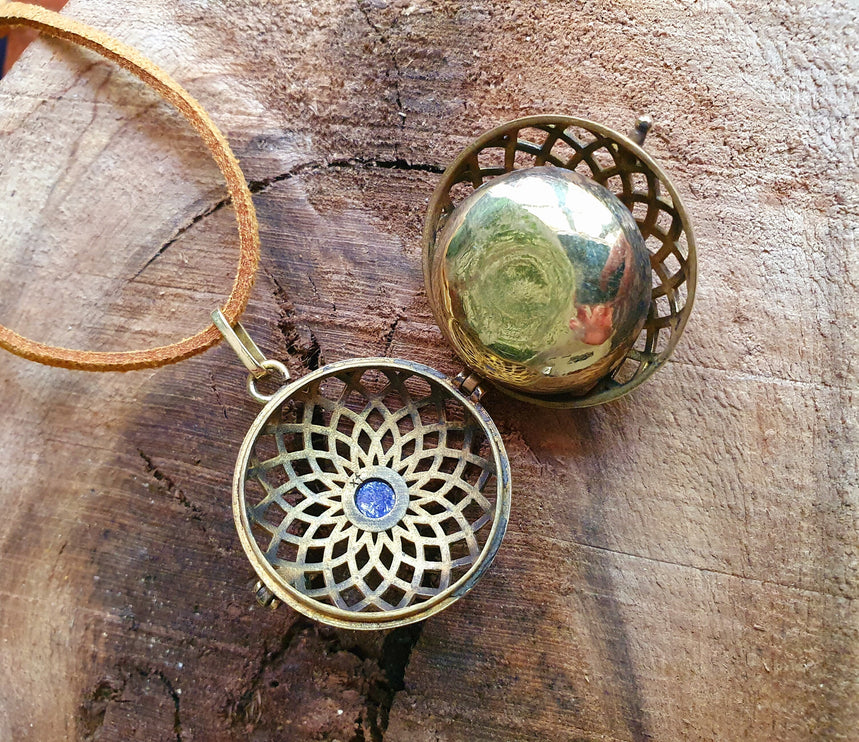 Bola Necklace Brass & Lapis Lazuli / Pregnancy / Harmony Ball / Chimes / Bell / Vegan / Ethnic / Boho / Tribasl / Hippie / Rustic / Vegan / 