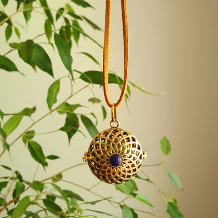 Bola Necklace Brass & Lapis Lazuli / Pregnancy / Harmony Ball / Chimes / Bell / Vegan / Ethnic / Boho / Tribasl / Hippie / Rustic / Vegan / 
