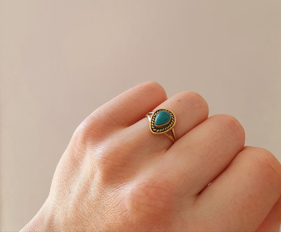 Boho Turquoise Brass Ring / Pretty / Ethnic / Rustic / Festival / Tribal / Blue / Hippie / Gypsy / Psy / Stone / Healing