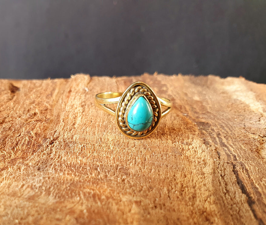 Boho Turquoise Brass Ring / Pretty / Ethnic / Rustic / Festival / Tribal / Blue / Hippie / Gypsy / Psy / Stone / Healing