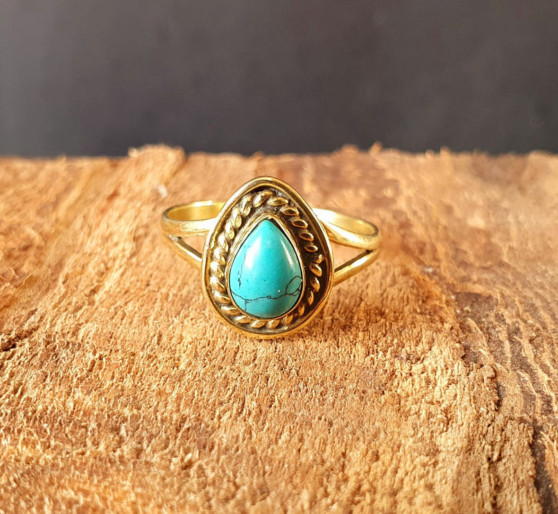 Boho Turquoise Brass Ring / Pretty / Ethnic / Rustic / Festival / Tribal / Blue / Hippie / Gypsy / Psy / Stone / Healing