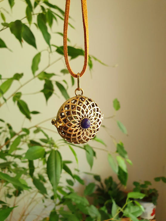 Bola Necklace Brass & Lapis Lazuli / Pregnancy / Harmony Ball / Chimes / Bell / Vegan / Ethnic / Boho / Tribasl / Hippie / Rustic / Vegan / 