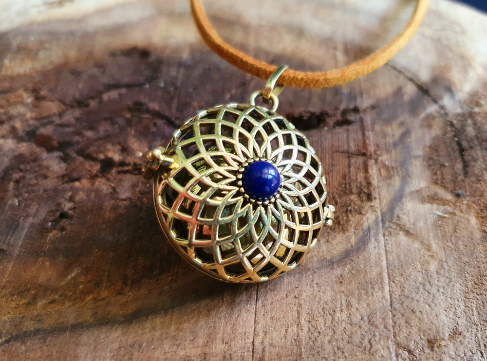 Bola Necklace Brass & Lapis Lazuli / Pregnancy / Harmony Ball / Chimes / Bell / Vegan / Ethnic / Boho / Tribasl / Hippie / Rustic / Vegan / 