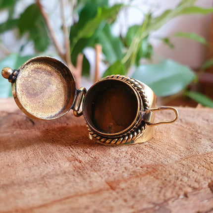 Gold Poison Ring / Brass & Amethyst / Alchemy / Locket Ring / Boho / Bohemian / Rustic / Tribal / Gypsy / Festival / Healing / Festival 