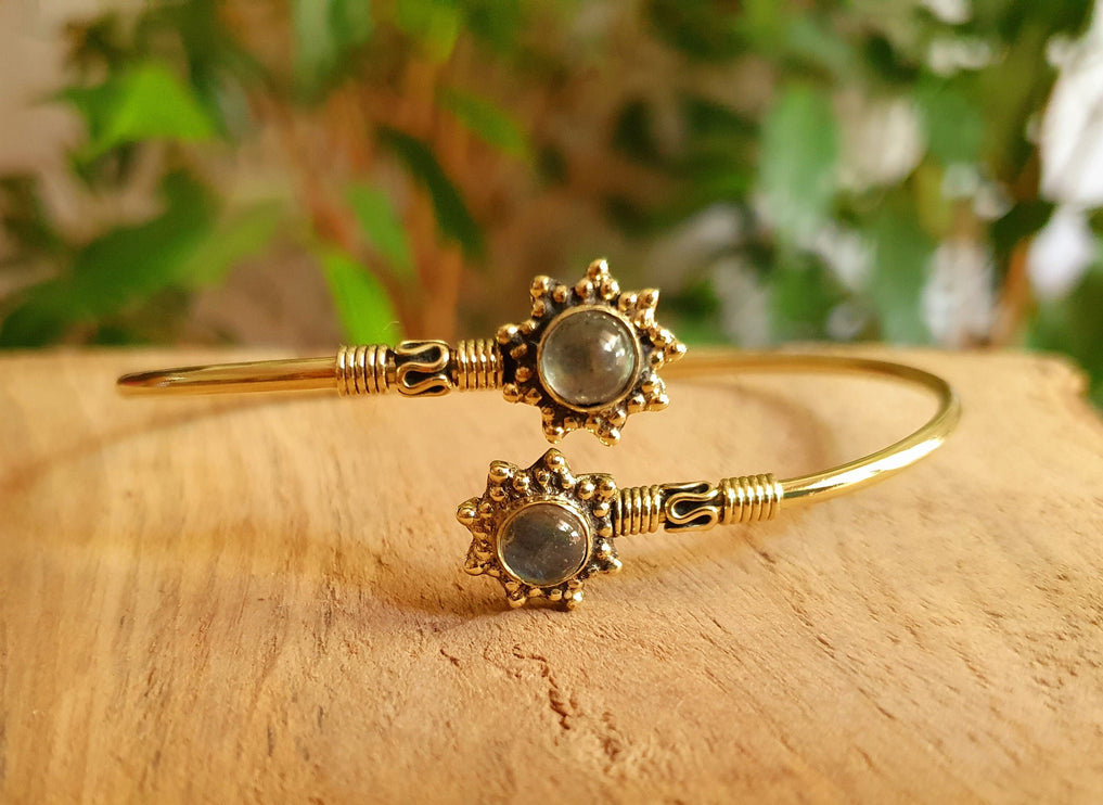 Labradorite Bracelet / Brass bali flower Bangle / Ethnic / Rustic / Bohemian / Hippie / Gypsy / Psy / Adjustable