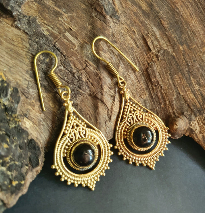 Ethnique Onyx Noir Pendantes Boucles D'oreilles Laiton / Pierre de Naissance / Bohème / Rustique / Gypsy / Bohemian