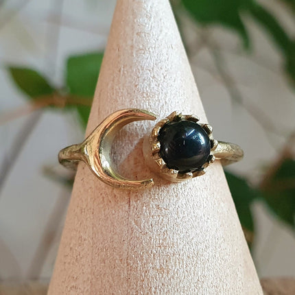 Golden Moon Ring / Black Onyx / Zodiac / Celestial / Boho / Ethnic / Rustic / Tribal / Gypsy / Festival / Healing / Festival 