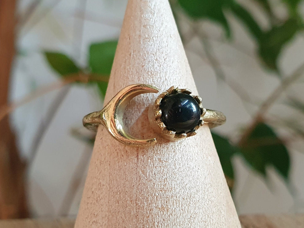 Golden Moon Ring / Black Onyx / Zodiac / Celestial / Boho / Ethnic / Rustic / Tribal / Gypsy / Festival / Healing / Festival 