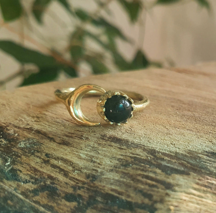 Golden Moon Ring / Black Onyx / Zodiac / Celestial / Boho / Ethnic / Rustic / Tribal / Gypsy / Festival / Healing / Festival 