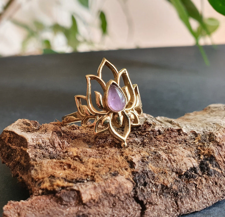 Amethyst Golden Lotus Flower Ring / Brass / Boho / Ethnic / Rustic / Tribal / Gypsy / Festival / Indian / Healing / Festival 