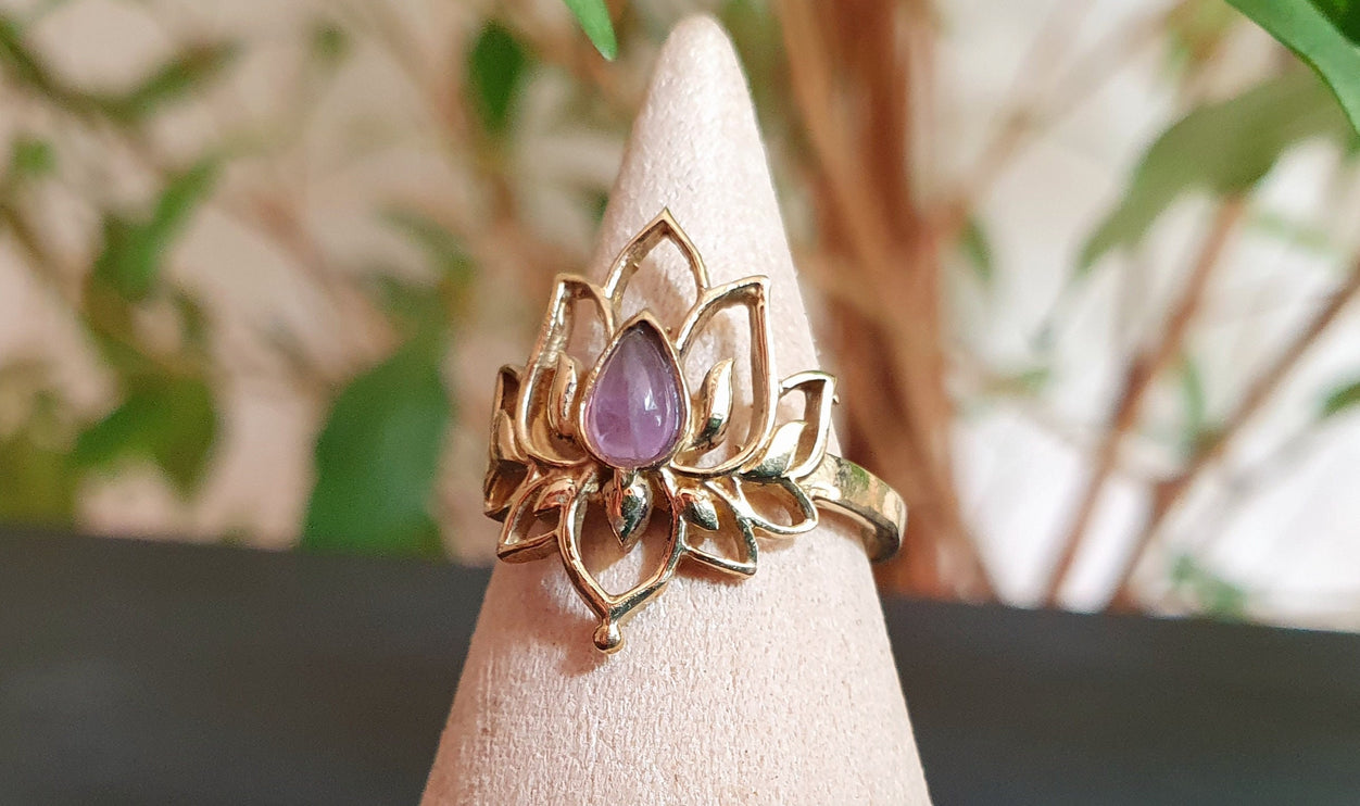 Amethyst Golden Lotus Flower Ring / Brass / Boho / Ethnic / Rustic / Tribal / Gypsy / Festival / Indian / Healing / Festival 