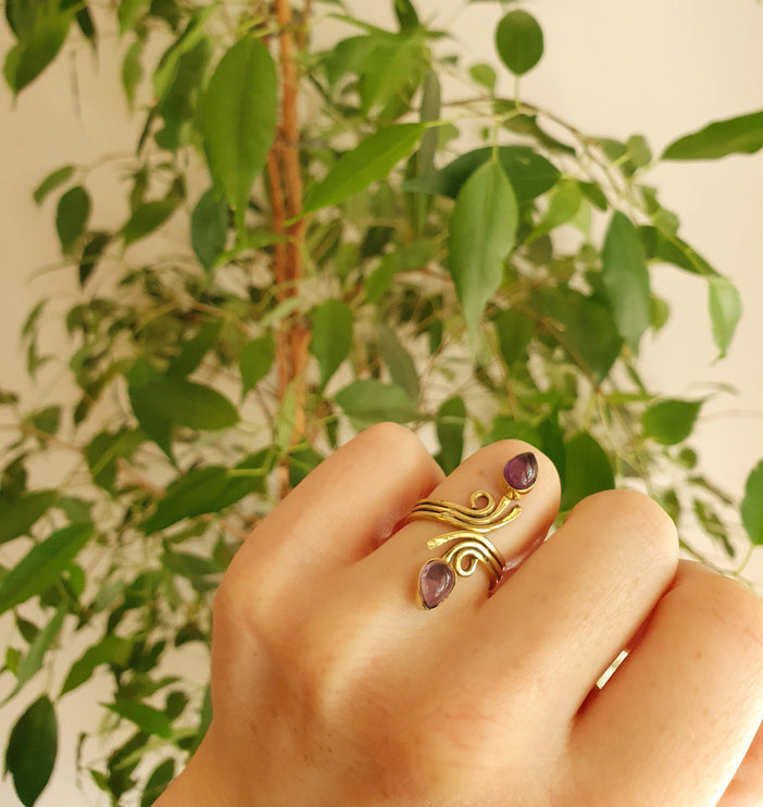 Spiral Brass & Amethyst ring / Ajustable / Birthstone / Boho / Ethnic / Rustic / Tribal / Gypsy / Festival / Healing 