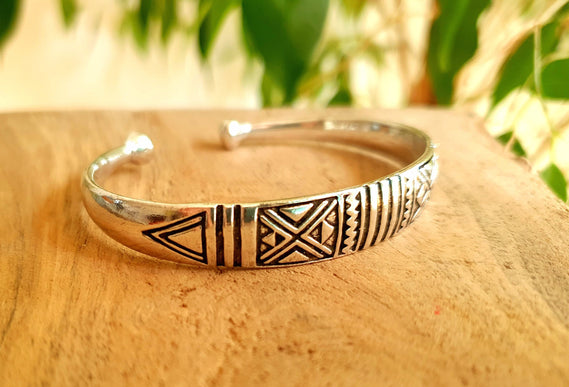 Aztec Silver Bracelet / Tuareg Jewelry / Cuff / Unisex / Boho / Ethnic / Rustic / Bohemian / Hippie / Gypsy / Geometric /