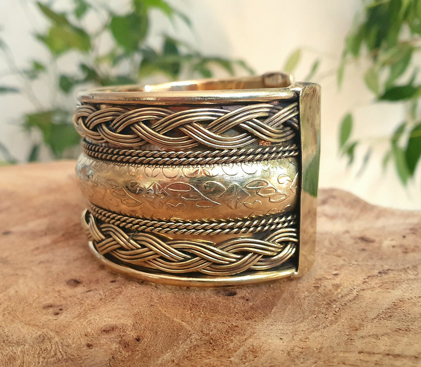 Textured Golden Cuff Bracelet / Tribal / Unisex / Celtic / Nordic / Boho / Ethnic / Rustic / Bohemian / Gypsy / Jewellery / Mens jewelery /