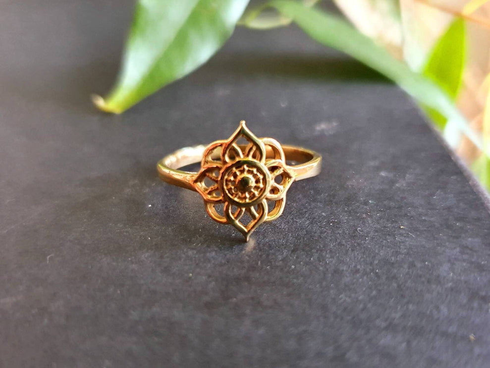 Bague Fleur dorée / Laiton Mandala / Bohème / Boho / Psy / Gypsy / Ethnique / Rustique / Hippie / Tribal / Festival /