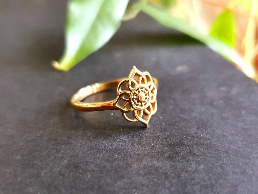 Bague Fleur dorée / Laiton Mandala / Bohème / Boho / Psy / Gypsy / Ethnique / Rustique / Hippie / Tribal / Festival /