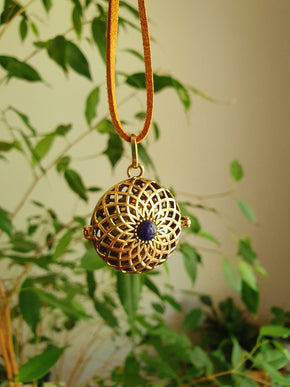 Bola Necklace Brass & Lapis Lazuli / Pregnancy / Harmony Ball / Chimes / Bell / Vegan / Ethnic / Boho / Tribasl / Hippie / Rustic / Vegan / 