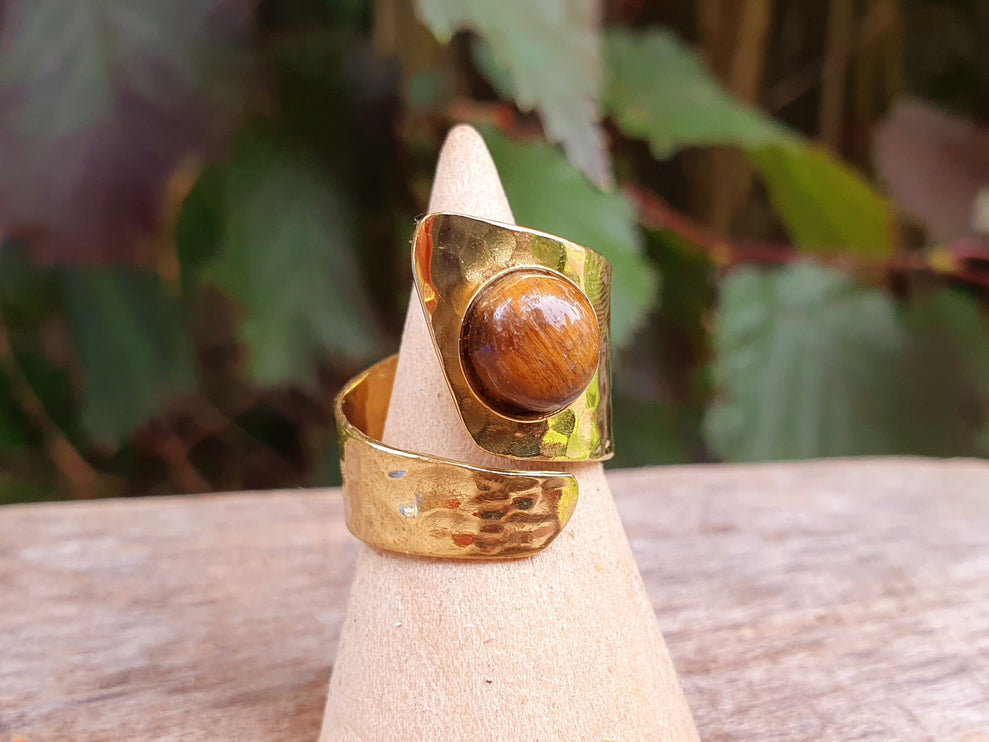 Golden Spiral Tiger Eye ring / Ajustable / Birthstone / Boho / Ethnic / Rustic / Tribal / Gypsy / Festival / Healing 