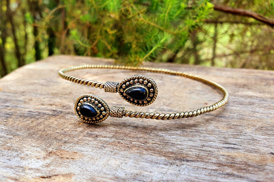 Bracelet de Bras Onyx Noir Laiton / Hauteur de Bras / Spirale Jonc Boho / Laiton / Bijou Corps / Tribal / Rustique / Ethnique / Bohème /