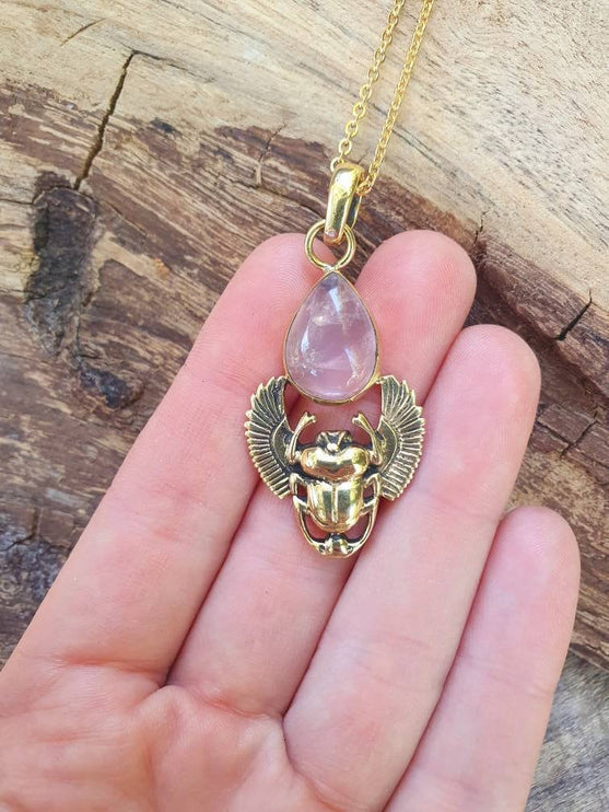 Quartz Rose Collier Scarabée / Laiton / Talisman / Chaine Hypoallergénique / Acier Inoxydable / Bohème / Ethnique