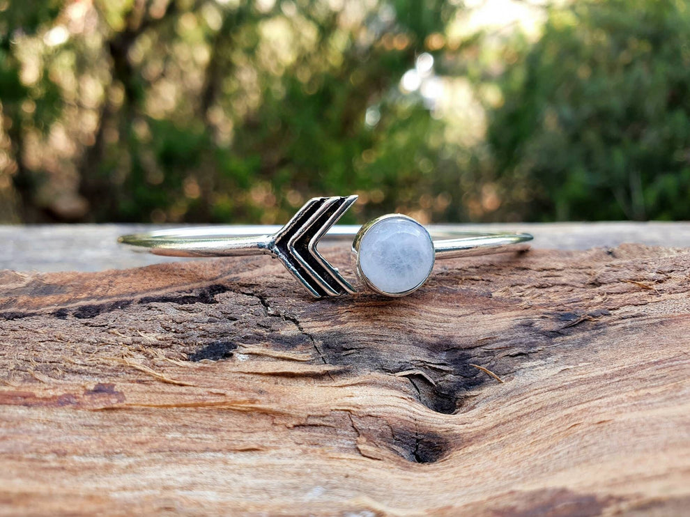 Silver Moonstone Arrow Bracelet / Bangle / Ethnic / Rustic / Bohemian / Hippie / Gypsy / Psy / Chic / Jewellery / Body / Adjustable