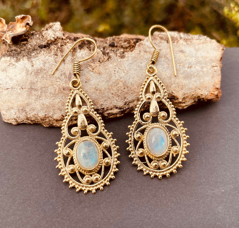 Moonstone Earrings Brass Drop Dangle earrings / Birth Stone / Ethnic / rustic, yoga, hippie, gypsy, pretty, psy, boho, bohemian, festival